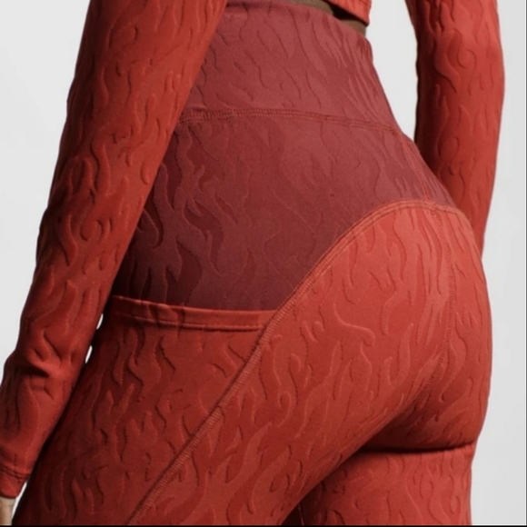 TWENTY MONTREAL • CARBON38 Flames 3DHigh Waist Legging NWT - Picture 3 of 11